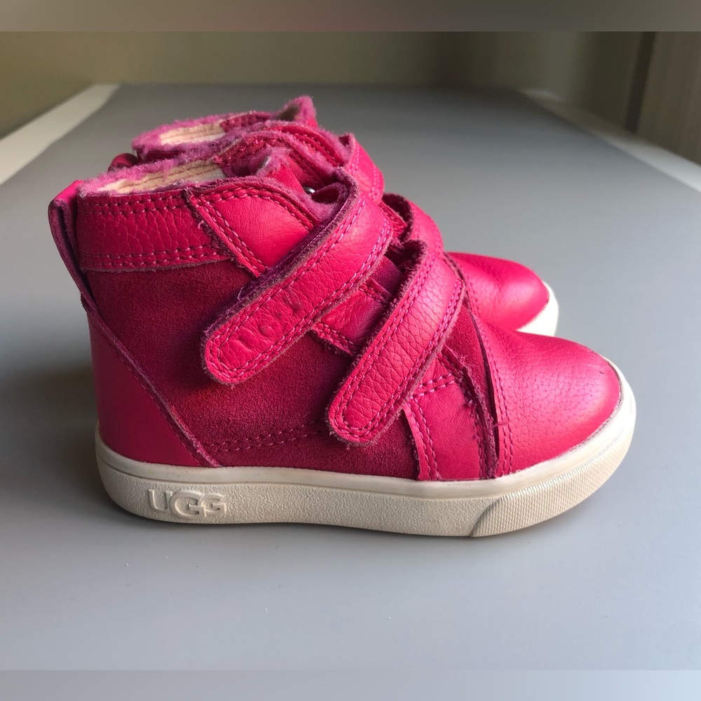 UGG Toddler Girls Rennon II Sneaker Pink Size: US 7 EUR 23.5